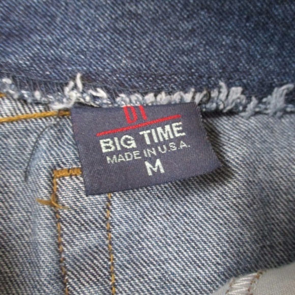 Retro High Rise Jean Shorts Frayed Detailing - Picture 4 of 7